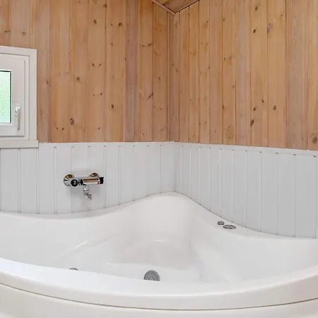 6 Person In Jerup-by Traum *