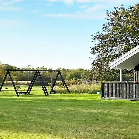 6 Person In Jerup-by Traum