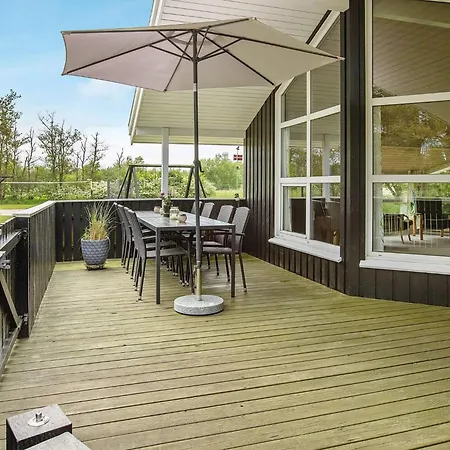 6 Person In Jerup-by Traum *